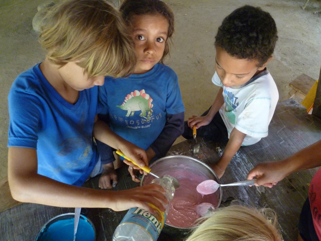 preparacion de la plastilina con harina, sal , aceite y limon (lo conductivo es el limon).